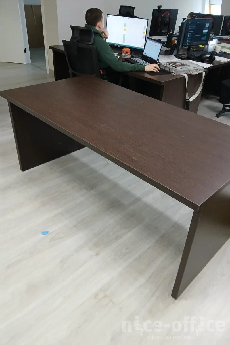Стол для руководителя прямоугольный 1800x900x765 First фото в интерьере 1
